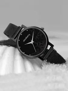 DressBerry Women Dial & Bracelet Style Straps Analogue Watch