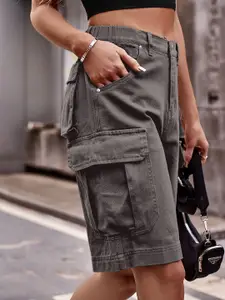 StyleCast Women Mid Rise Solid Cargo Shorts