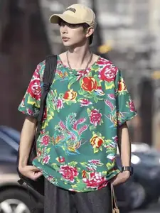 StyleCast Men Floral Printed Pockets T-shirt