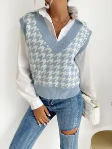 StyleCast Women Geometric Printed Sweater Vest