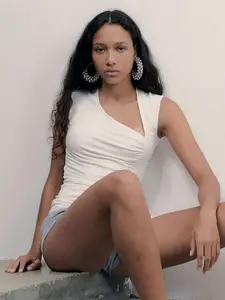 StyleCast x Revolte Women Solid V-Neck Top