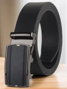 The Roadster Lifestyle Co Men Textured Leather Belt