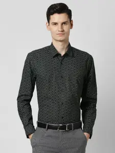 Peter England Men Floral Printed Formal Shirt