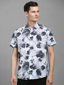Louis Philippe Sport Men Slim Fit Floral Printed Spread Collar Cotton Casual Shirt