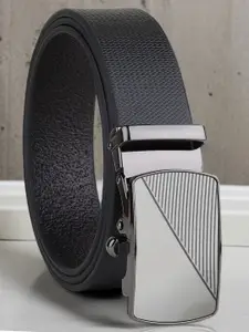 The Roadster Lifestyle Co. Men Textured Leather Slim Belt