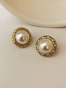 VAGHBHATT Gold-Plated Pearls Studded Circular Shaped Studs