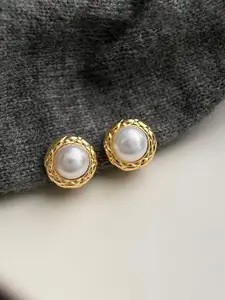 VAGHBHATT Gold-Plated Pearls Beaded Textured Rim Circular Studs