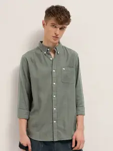 THE BEAR HOUSE Men Slim Fit Casual Shirt