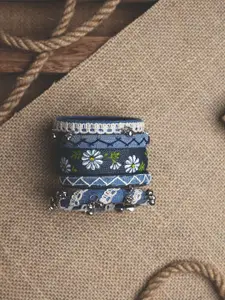 Taasha Craft Set Of 5 Thread Bangles