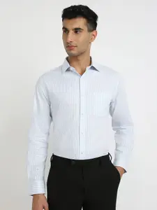 Park Avenue Men Vertical Striped Spread Collar Cotton Formal Shirt