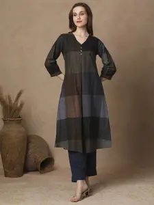 FASHOR Women Colourblocked Screen Print Daily Cotton A-Line Kurta