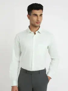 Park Avenue Men Checked Formal Shirt