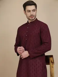 Jompers Men Floral Embroidered Cotton Kurta with Pyjama
