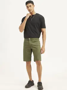 Levis Men Regular Fit Mid-Rise Cotton Denim Shorts