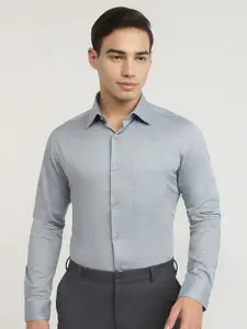 Raymond Slim-Fit Cutaway Collar Formal Shirt