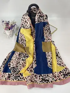 QUECY Women Printed Scarf