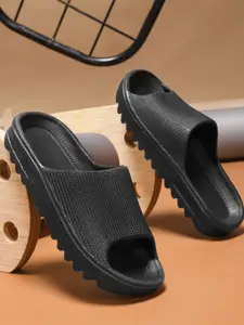 COGS Women Sliders