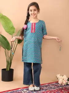 Sangria Girls Floral Printed Pure Cotton Round Neck Kurti With lace Work