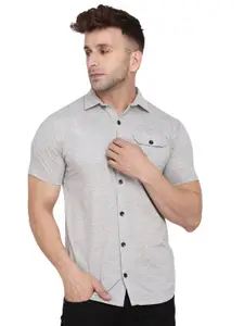 BEYOU FASHION Men Solid Spread Collar Cotton Casual Shirt