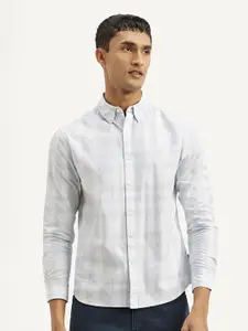 Levis Men Slim Fit Checked Button-Down Collar Cotton Casual Shirt
