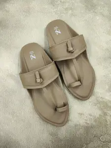 THE MADRAS TRUNK Men Kolhapuri Comfort Sandals