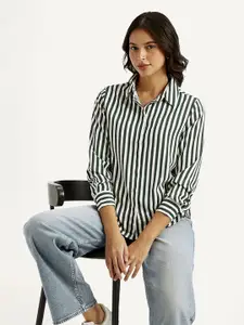 Levis Women Classic Fit Vertical Striped Spread Collar Casual Shirt