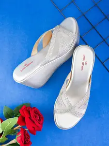 pelle albero Embellished Ethnic Wedge Sandals