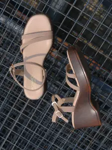 Monrow Women Solid Regular Round Toe wedge Heels