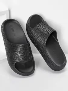 Red Tape Men Textured Sliders