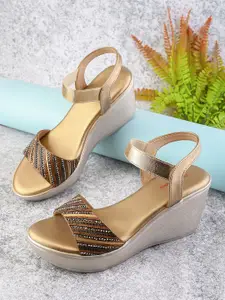 pelle albero Embellished Ethnic Wedge Sandals