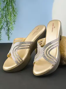 pelle albero Embellished Ethnic Wedge Sandals