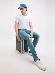 Pepe Jeans Men Slim Fit Mildly Distressed Light Fade Stretchable Jeans