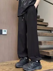 StyleCast x Revolte Men Easy Wash Relaxed Fit Mid-Rise Trousers