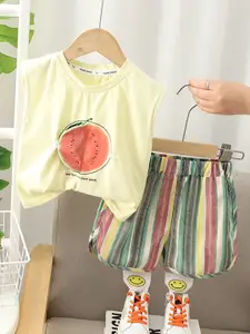 StyleCast x Revolte Boys Cartoon Printed Pure Cotton Round Neck T-shirt & Trousers