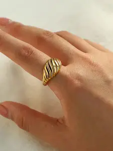 DressBerry 18K Gold-Plated Croissant Ring