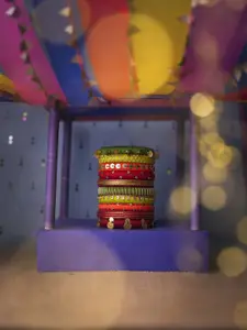 Taasha Craft Set Of 10 Threaded Bangles