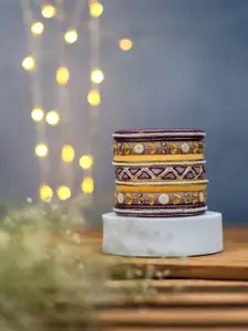 Taasha Craft Set Of 7 Thread Bangles