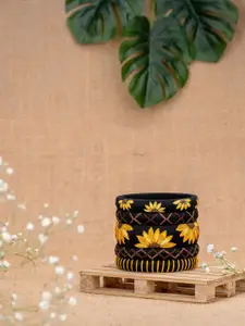 Taasha Craft Set Of 5 Threaded Bangles