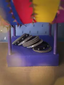 Taasha Craft Set Of 7 Threaded & Beaded Bangles