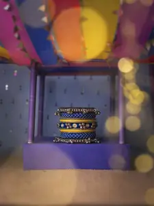 Taasha Craft Set Of 7 Threaded & Beaded Bangles