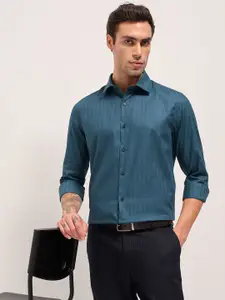 THE BEAR HOUSE Men Tailored Fit Textured Spread Collar Cotton Formal Shirt