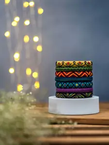 Taasha Craft Set Of 7 Threaded Bangles