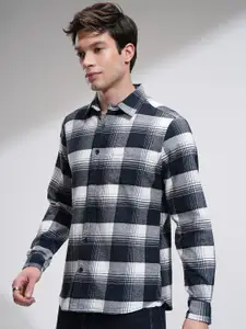HIGHLANDER Men Grindle Flannel Textured Checked Casual Shirt
