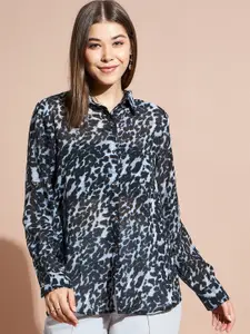 DressBerry Women Spread Collar Animal Printed Casual Shirt