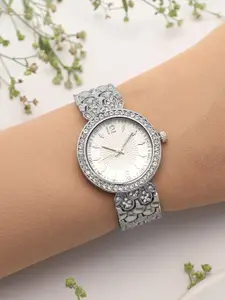 HAUTE SAUCE by  Campus Sutra HAUTE SAUCE by Campus Sutra Women The Reptilia GemRound Watch Metallic SilverAW25_HSWC1256