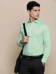 INVICTUS Men Standard Slim Fit Opaque Formal Shirt