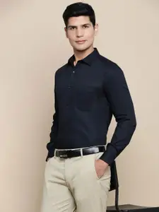 INVICTUS Men Standard Slim Fit Spread Collar Solid Cotton Formal Shirt