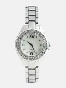 HAUTE SAUCE by  Campus Sutra HAUTE SAUCE by Campus Sutra Women Crystalized Round Watch Metallic Silver AW25_HSWC1254