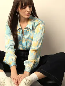 Vero Moda Women Relaxed Fit Spread Collar Floral Printed Casual Shirt