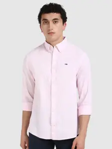 Tommy Hilfiger Men Button-Down Collar Solid Cotton Casual Shirt